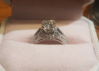 Cincinnati jewelry Genesis Diamonds 