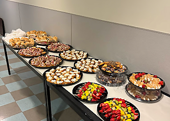 Gianna's Family Deli Gianna's Family Deli - Yonkers, NY Caterers - Table Setup Image