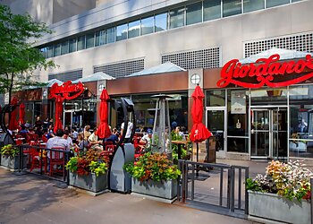 Chicago Pizza Places Giordano's