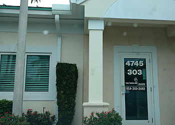 Giselle Neukirchner, DMD - DAVIE FAMILY DENTAL - Davie, FL Cosmetic Dentists - Clinic Exterior Image