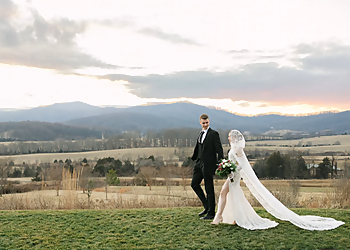 Virginia Beach Wedding Photographers Glenn & Nadya Photography