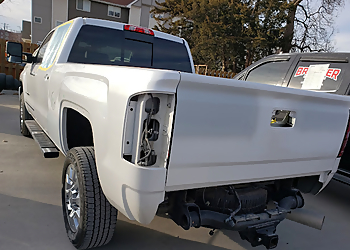 Lincoln Auto Body Shops Glenn's CARSTAR Body Shop