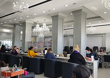 Gloss Nail Bar - Rockford, IL Nail Salons - Nail Enhancements