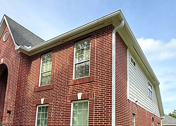 Houston Gutter Cleaners Got Gutterz and Protection