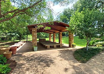 Carrollton Places To See Grapevine Botanical Gardens at Heritage Park