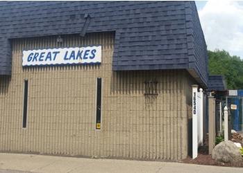 3 Best Fencing Contractors In Detroit Mi Threebestrated Detroit Fencing Contractor Great Lakes Fence Company