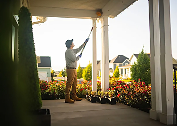 Greenix Pest Control - Overland Park, KS Pest Control Companies - Field Work Image