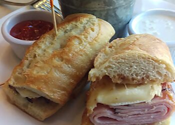 Modesto Caterers Greens On Tenth