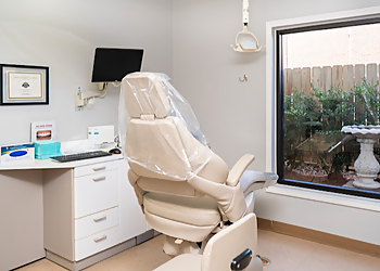 Lewisville Cosmetic Dentists Gregory S. Holbrook, DMD - PRAIRIE CREEK DENTAL