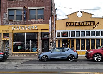 Kansas City Pizza Places Grinders Pizza Downtown