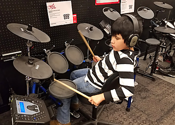 Guitar Center Corpus Christi - Corpus Christi, TX Music Schools - Practice Image