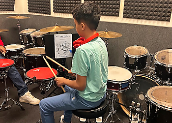 Guitar Center Flint - Flint, MI Music Schools - Practice Image