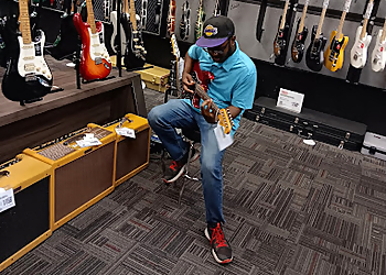 Guitar Center, Inc. - San Bernardino, CA Music Schools - Student Image