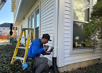 Chicago Gutter Cleaners Gutter Santiago