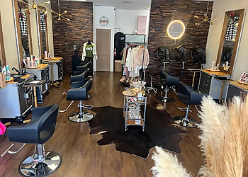 H.C. Salon - Huntington Beach, CA Beauty Salons - Salon Interior Image