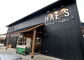 Hae's Bakery & Coffee Shoppe - Springfield, IL Bakeries - Restaurant Exterior Image