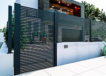 St Petersburg Fencing Contractors Hage Fence Repair of Tampa Bay