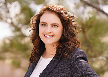 Halee Lesch, DDS, FAGD - LESCH FAMILY DENTAL - Arvada, CO Dentists - Doctor Portrait Image