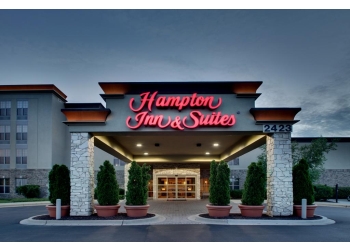 3 Best Hotels In Aurora Il Threebestrated Hampton Inn Suites