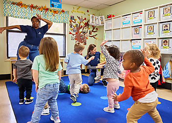 Hampton KinderCare - St Louis, MO Preschools - Coaching Image