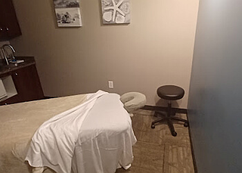 Fort Lauderdale Massage Therapy Hand & Stone Massage and Facial Spa Fort Lauderdale