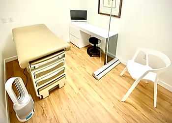 Haruo Arita, MD - Torrance, CA Pain Management Doctors - Clinic Interior Image