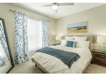 Hawthorne At Lake Heather - Birmingham, AL Apartments For Rent - Living Room Image