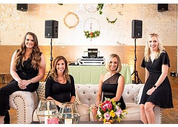 Pittsburgh wedding planner Hello Productions