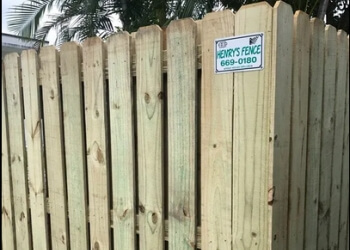Miami fencing contractor Henry’s Fence Inc.
