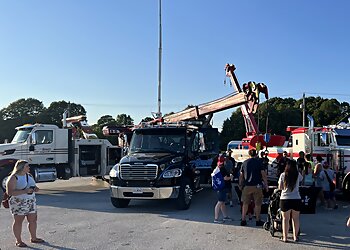 Springfield Towing Companies Henry's Towing Service, LLC.