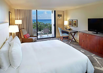 Honolulu Hotels Hilton Hawaiian Village Waikiki Beach Resort