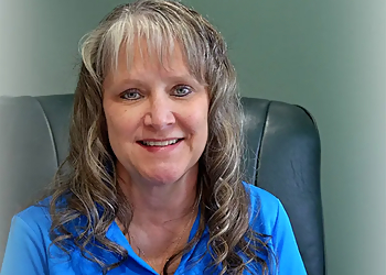 Holly Scott-Hetchler - SCOTT-HETCHLER HOLLY DDS Holly Scott-Hetchler - SCOTT-HETCHLER HOLLY DDS - Lansing, MI Cosmetic Dentists - Doctor Portrait Image