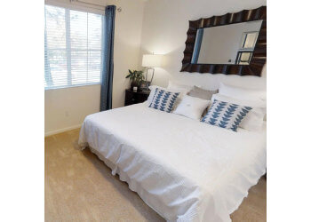 Sacramento Apartments For Rent Homecoming at Creekside