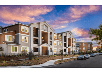 Homecoming at Creekside Sacramento Apartments For Rent