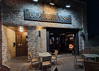 Arlington Pubs Hooligans Pub