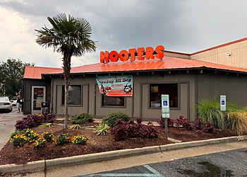 Hampton Sports Bars Hooters