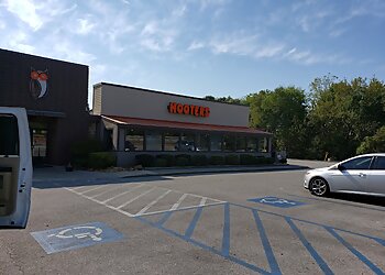Chattanooga Sports Bars Hooters Chattanooga