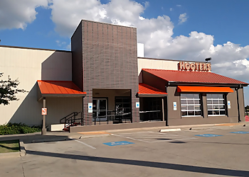Denton Sports Bars Hooters Denton