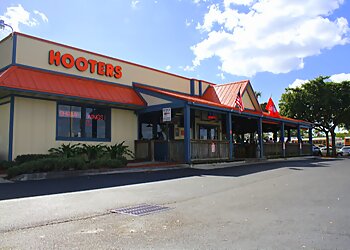 Pembroke Pines Sports Bars Hooters Pembroke Pines