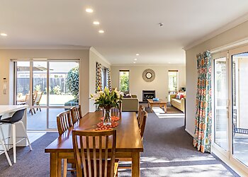 Oceanside House Cleaning Services Host Maid-Easy Cleaning Services