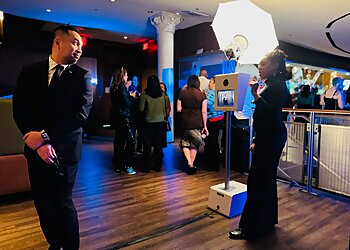 Washington Photo Booth Companies Hot Pink Photo Booth LLC