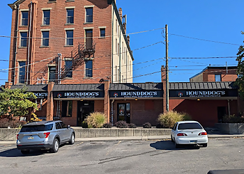 Columbus Pizza Places Hounddog’s Pizza