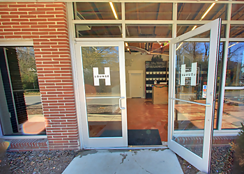 Hounds Lounge Pet Resort and Spa  Little Rock Pet Grooming image 1