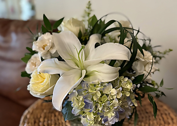 House of Flowers Inc. - Springfield, MO Florists - Floral Arrangement Image