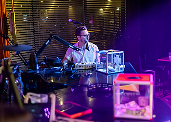 Orlando Night Clubs Howl at the Moon