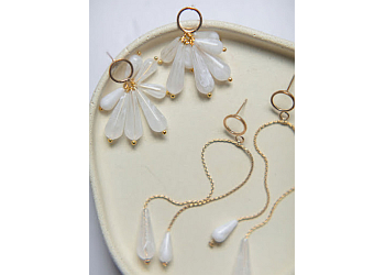 Durham Bridal Shops Hushed Commotion