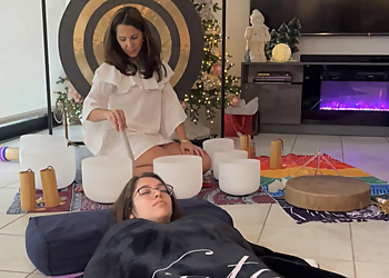 Hypnotherapy Mind and Body - Santa Clarita, CA Hypnotherapy - Doctor With Patient Image