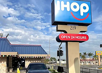 IHOP San Bernardino - San Bernardino, CA American Restaurants - Restaurant Exterior Image