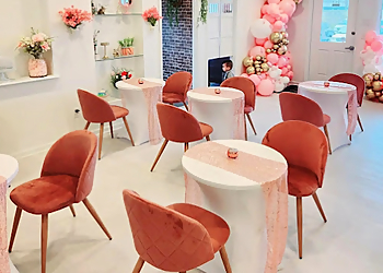 Icing For Izaac - Fort Wayne, IN Cakes - Restaurant Ambiance Image