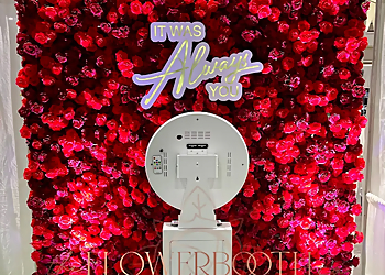 Illuminate Photo Booths - Chula Vista, CA Photo Booth Companies - Mirror Magic Booth